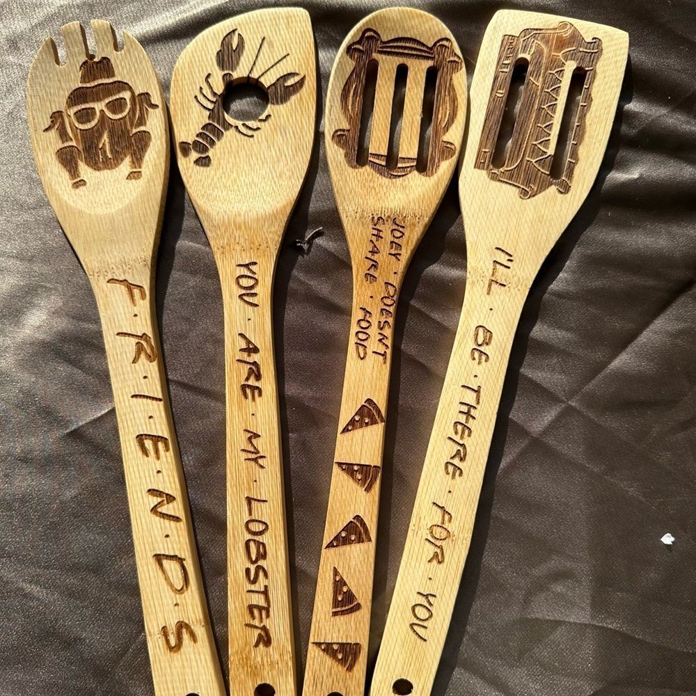 Friends quotes wooden spoon set